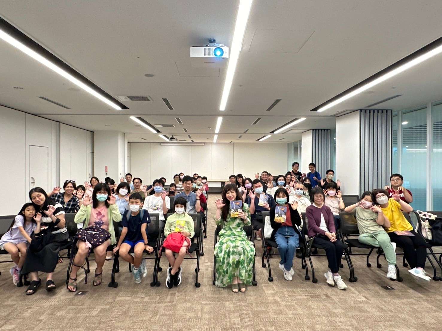 邀請讀者在文字的海洋中拾起感動與啟發，開啟一場知性與感性的夏季閱讀之旅。