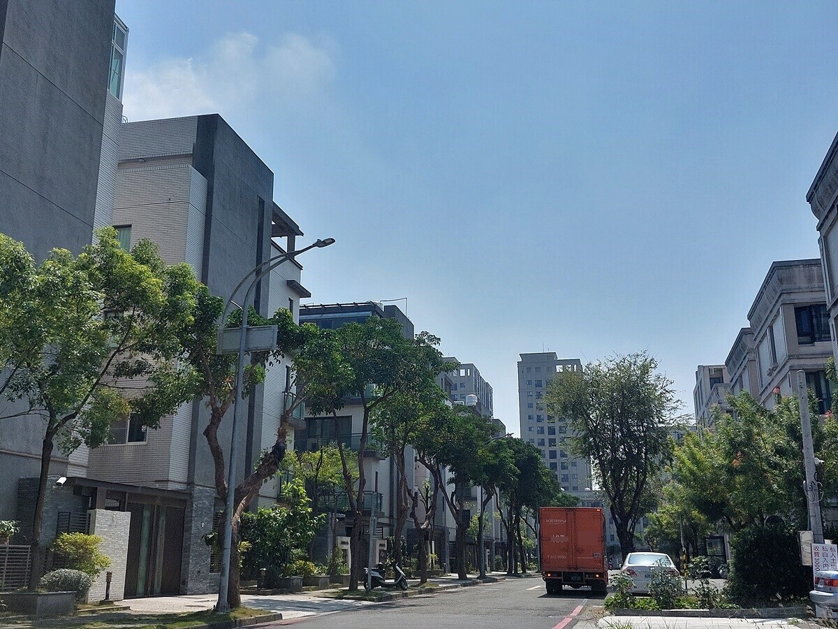 建商壓力山大扛不住?台南建案已購戶傳「每戶退200萬」 專家:撿便宜的時機來了