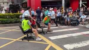 街頭聚眾競速?中壢辦公椅滑行大賽熱血開辦 寓教於樂反毒反詐騙