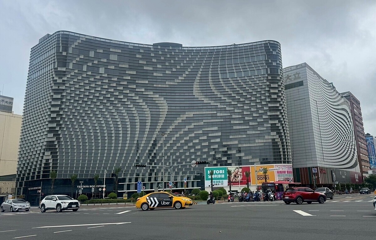 新舊房價之戰!高雄「這區」5字頭vs.3字頭開發已飽和 單坪價差幅度超過65%