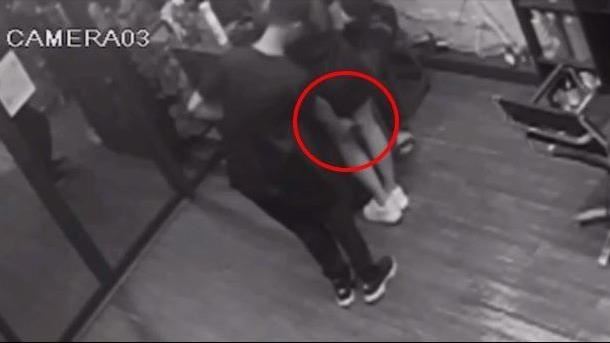 偷拍裙底風光挨告 鄧佳華無力繳18萬罰金入獄服刑