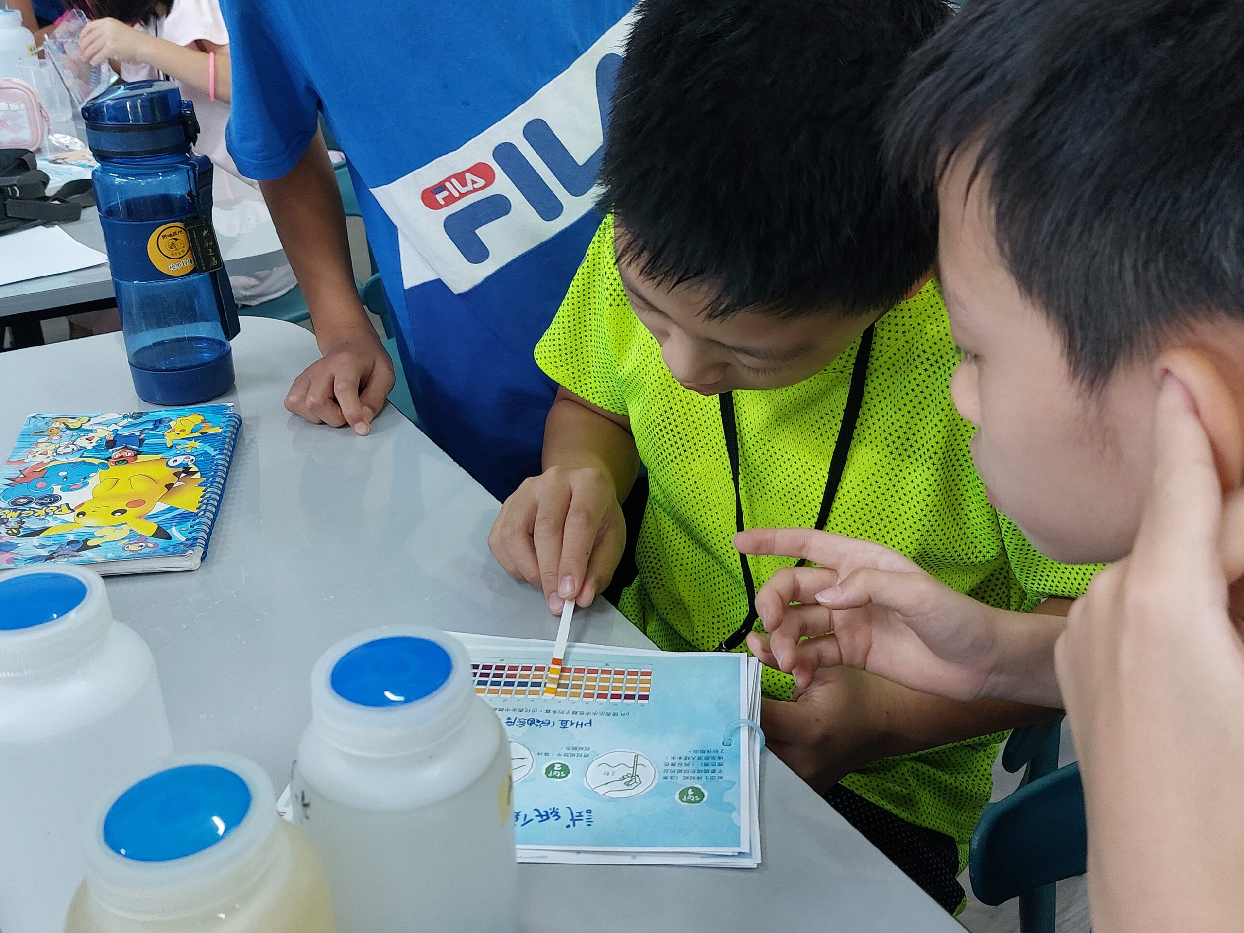 海保署「海域水質檢測體驗營」即起開放報名 邀學童揭開瓶中信神秘訊息 49C2A3F2 0E45 47DE 8121 967D428957AE scaled