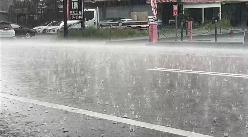 不是錯覺!雨天竟有這些好處 醫師曝:是助眠神器