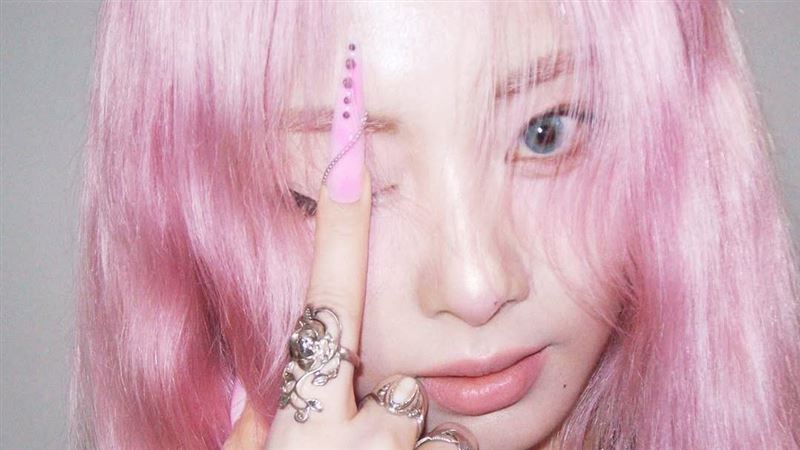 子瑜變身粉髮辣妹 最新畫面曝超使壞