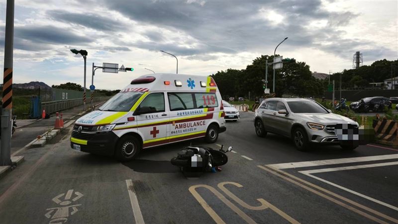 鄭運鵬辦公室主任騎車遭撞 傷重身亡