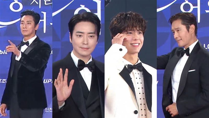 青龍紅毯最暖男!朴寶劍白西裝現身 彎腰揮手圈粉無數