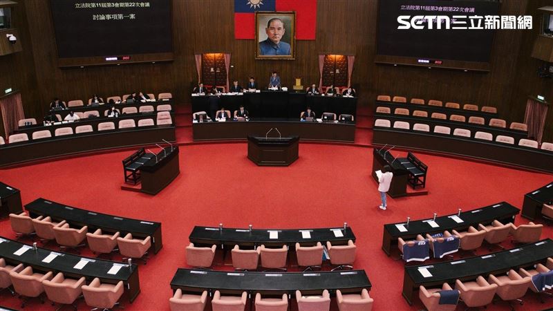 藍綠僅5人撐場!民眾黨全體缺席 立法院院會15分鐘結束