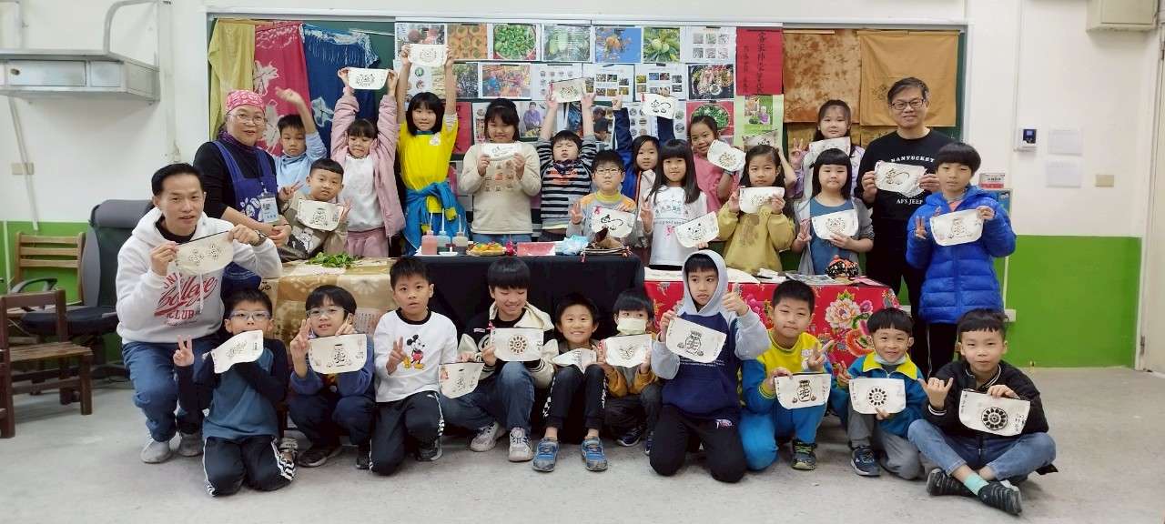 遷校倒數!龍岡國小辦客家系列活動 柿染體驗留下校園回憶 554654 5