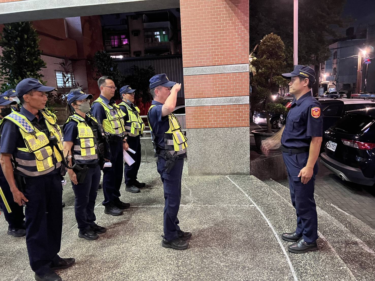龜山警擴大臨檢 防止青少年涉足妨害身心健康場所 573001 0