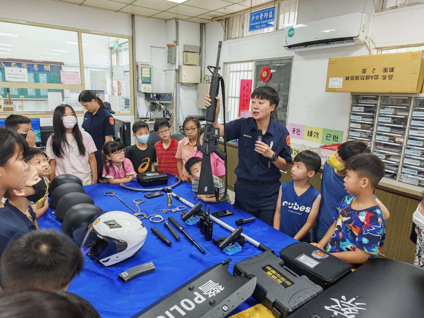 平鎮警偵探體驗營寓教於樂 學童化身小小波麗士學知識 632492 0