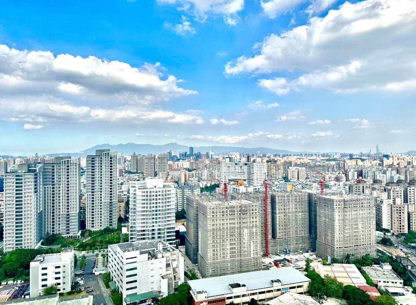 一坪差到27.6萬?新北9大重劃區「預售屋vs.成屋」價差一次看