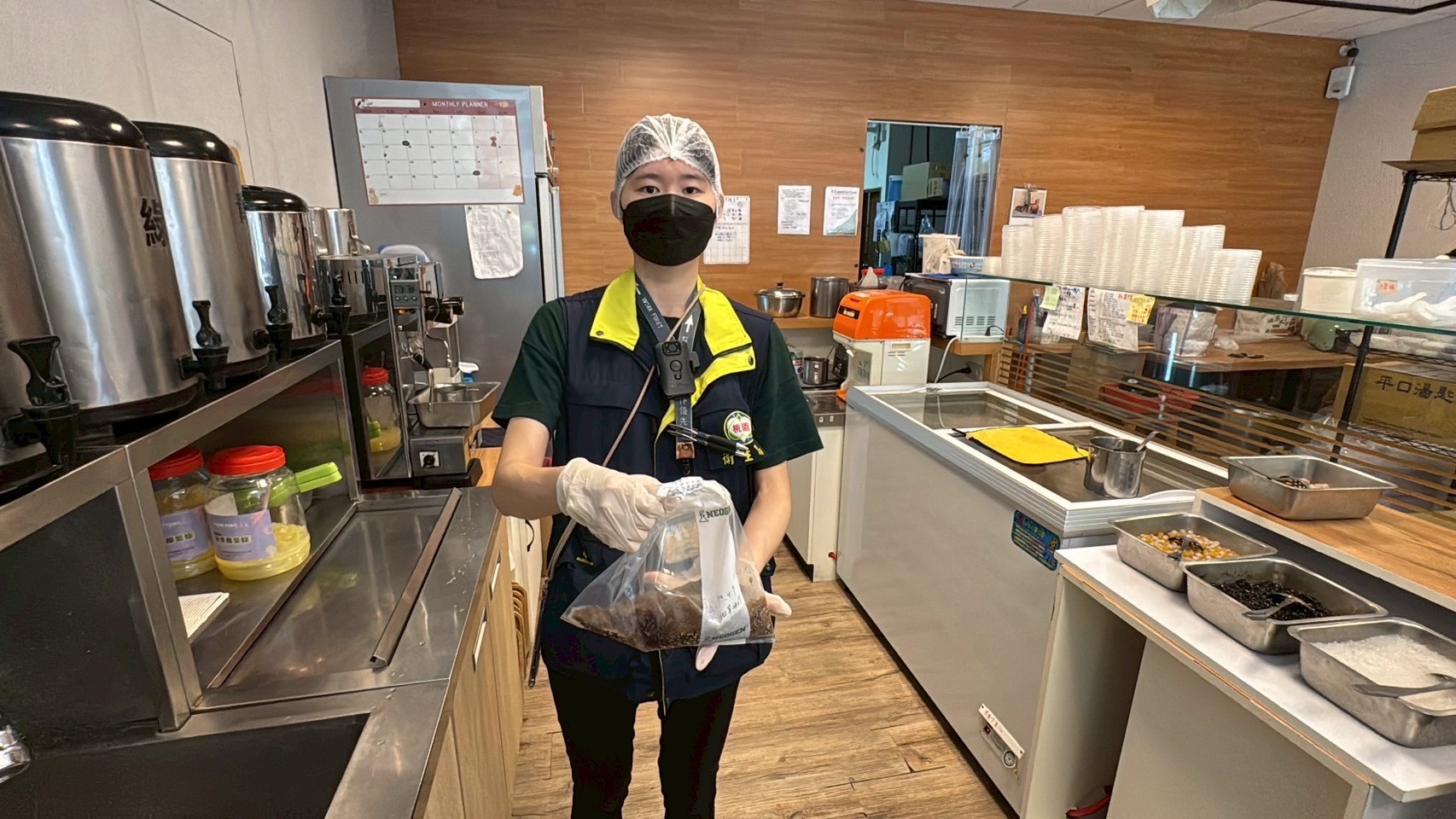 夏季爽吃飲冰品消暑?桃園抽驗368產品 2件腸桿菌超標遭罰 S 145498192