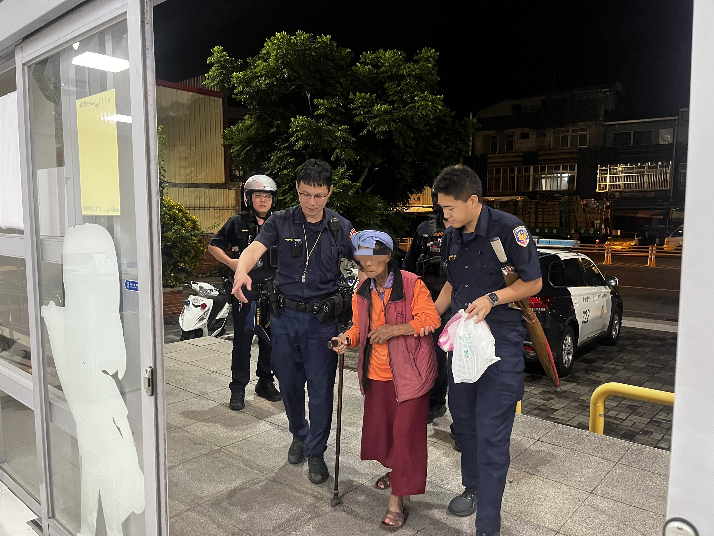 8旬婦失智迷途 壢警僅靠1線索助返家 S 15638567 0