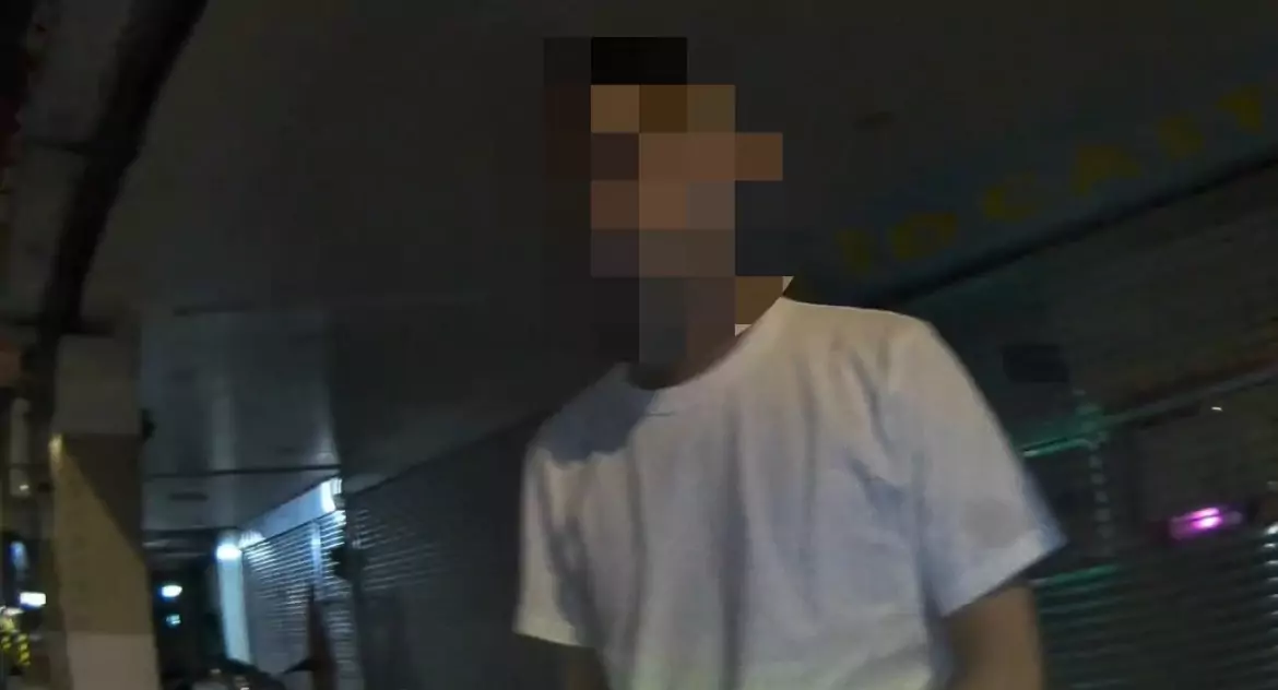 【有片】男子車牌遭註銷違停路旁 因「這動作」 恐挨罰近20萬元 【有片】男子車牌遭註銷違停路旁 因「這動作」 恐挨罰近20萬元