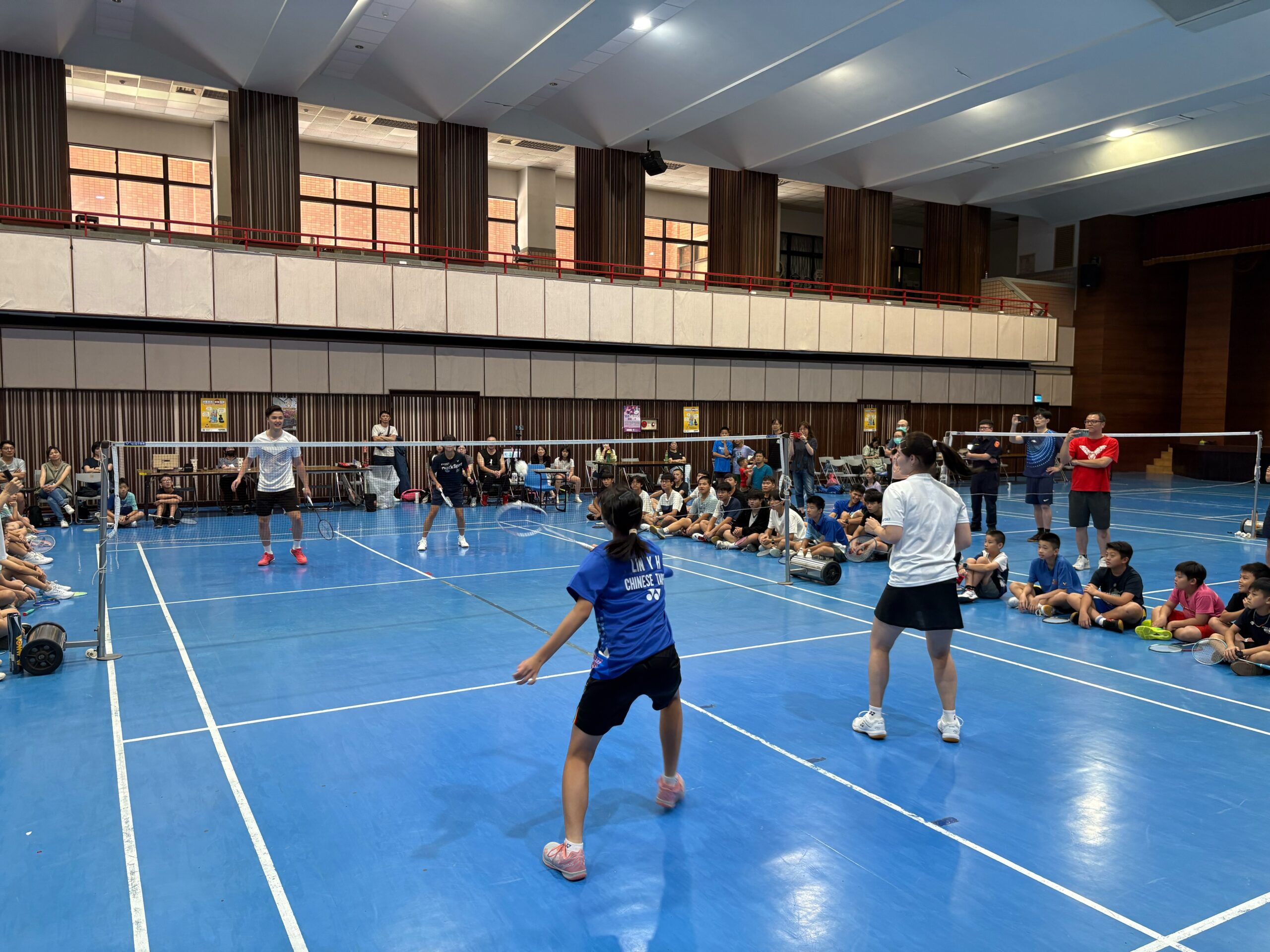 奧運國手親授羽球技巧!龜山警辦體驗營 鼓勵青少年健康運動 S 467829061 0 scaled