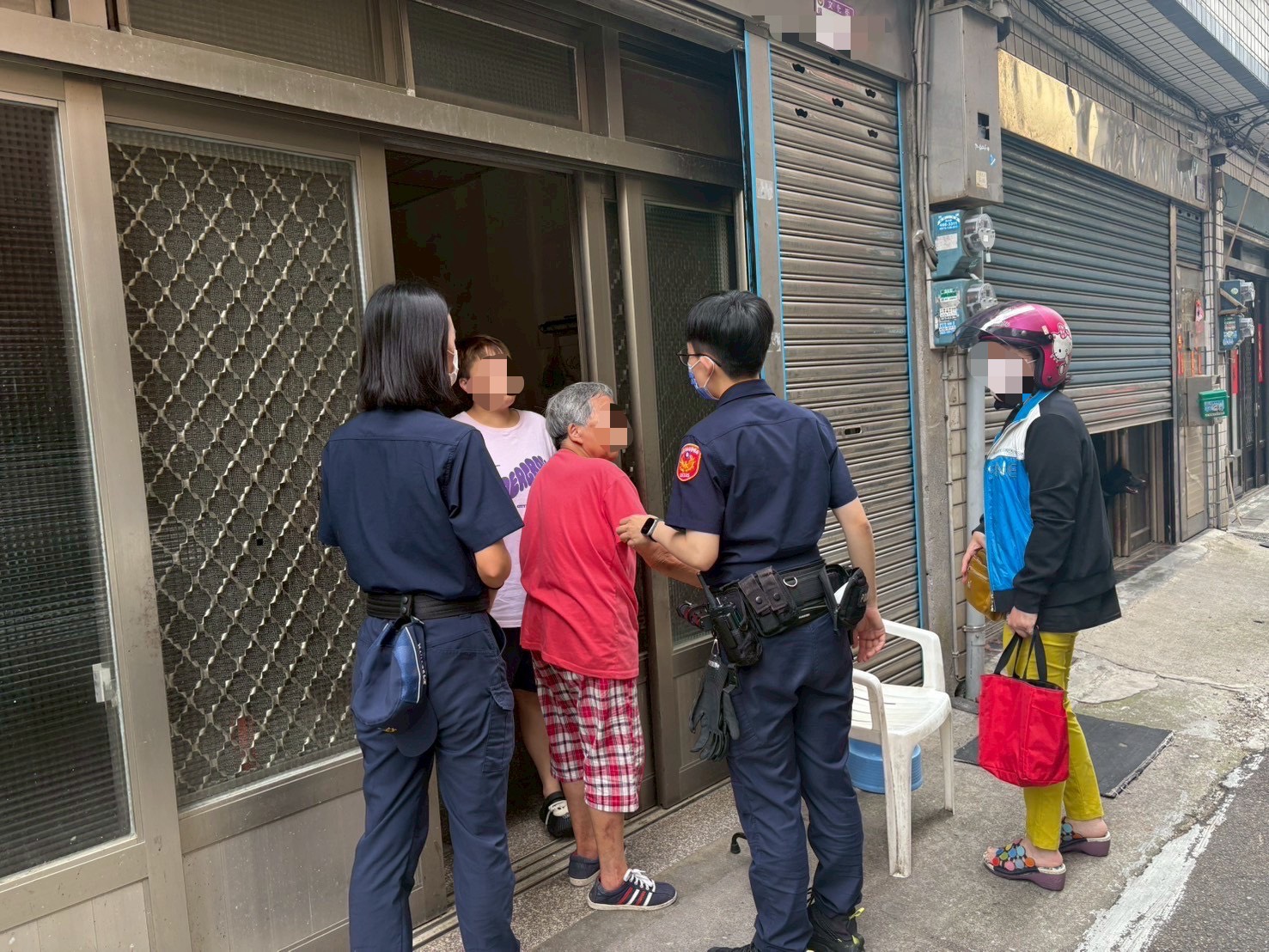 帶迷途婦返家、推車助解圍 楊梅警暖心服務精神獲肯定 S 75128927 0