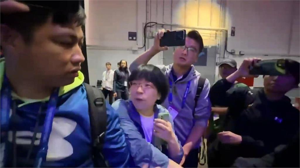 中國隊硬搶賀電 台灣記者、體育署阻擋回嗆