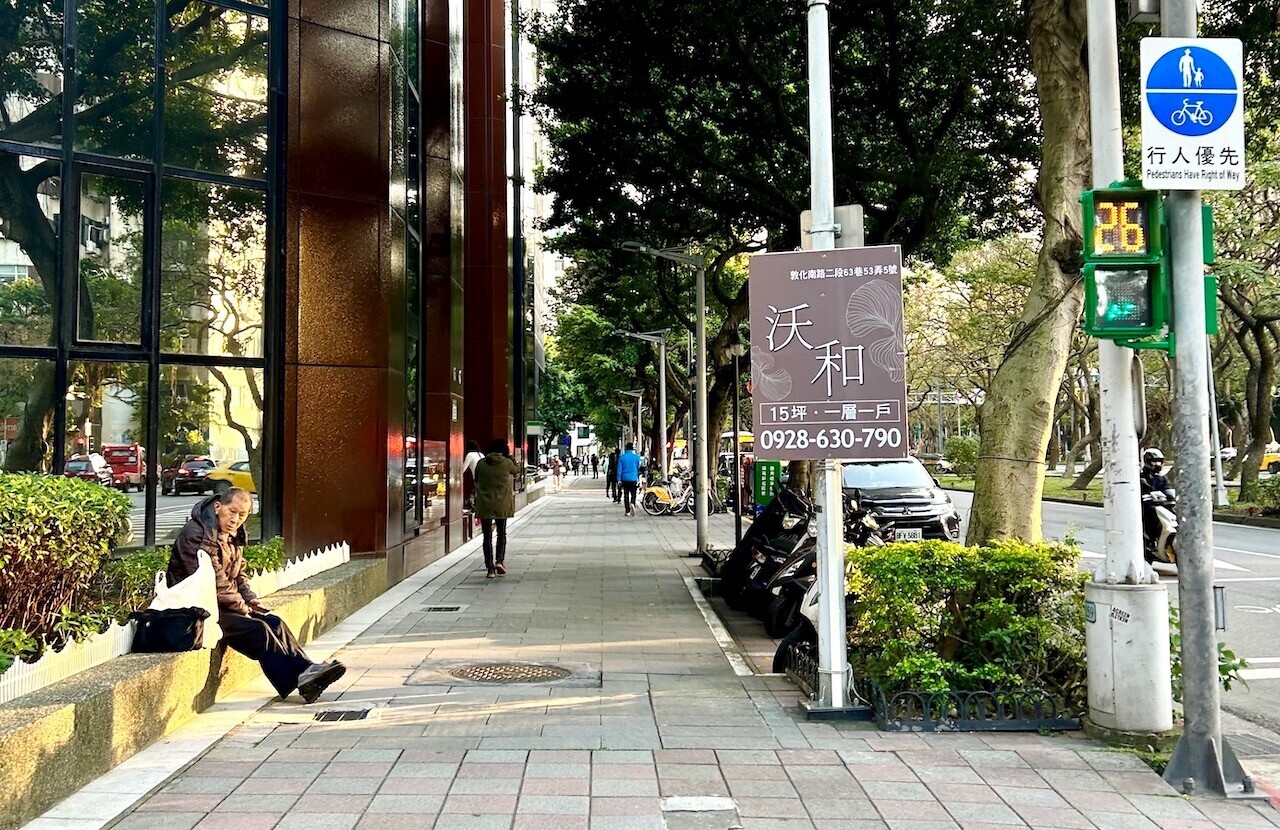 窄又小「紙片屋」為何還是有人買?全因有這種賺頭