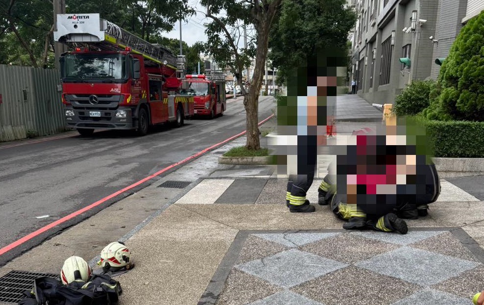 通緝犯拒入監情緒激動 驚動警消協助送醫 h5g5