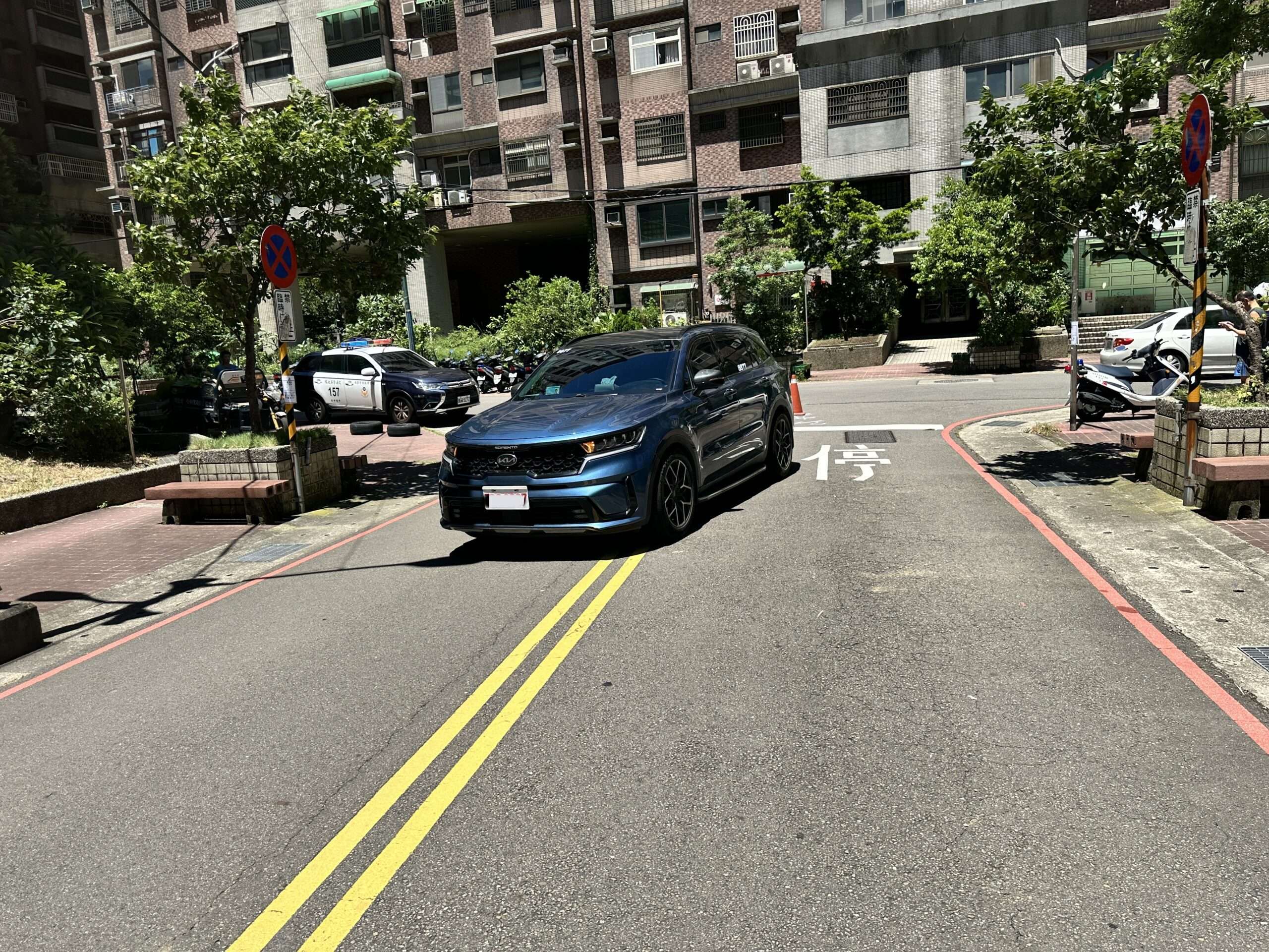 轎車路口未禮讓撞倒78歲嬤!壢警:最高可罰3萬6