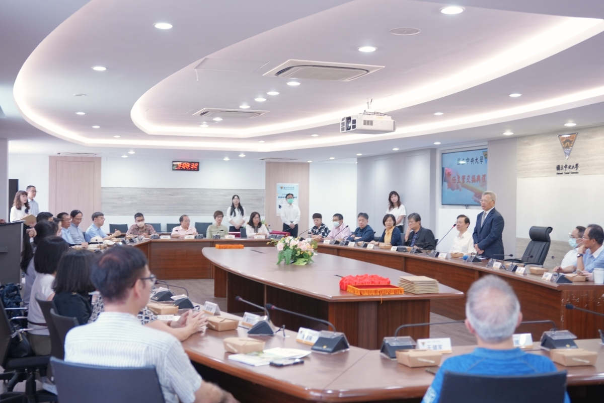 中央大學行政主管履新 劉倩伶接中大壢中校長 1140801 002