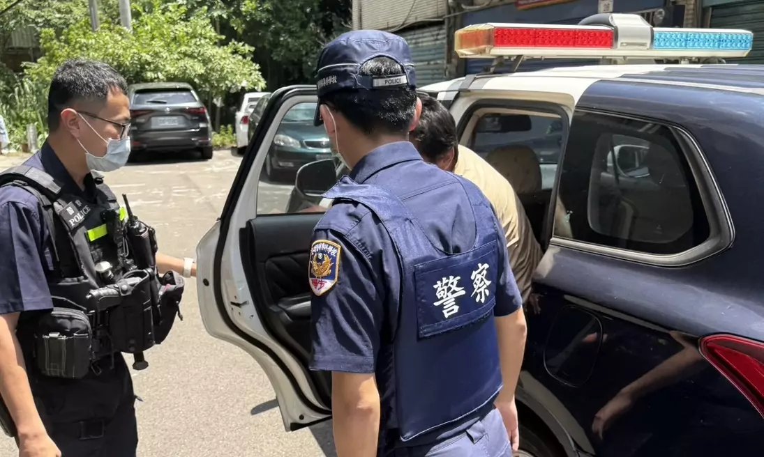 街友路上遊蕩需協助?楊梅警到場發現真相 街友路上遊蕩需協助?楊梅警到場發現真相