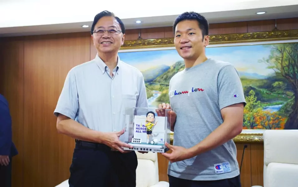 從球場到政壇!李洋接掌體育部 專業優勢與治理挑戰並存 從球場到政壇!李洋接掌體育部 專業優勢與治理挑戰並存
