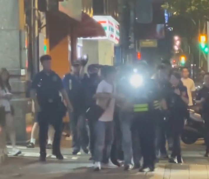 中壢KTV前2酒客起口角PK?警方曝真相 1756014553744 0