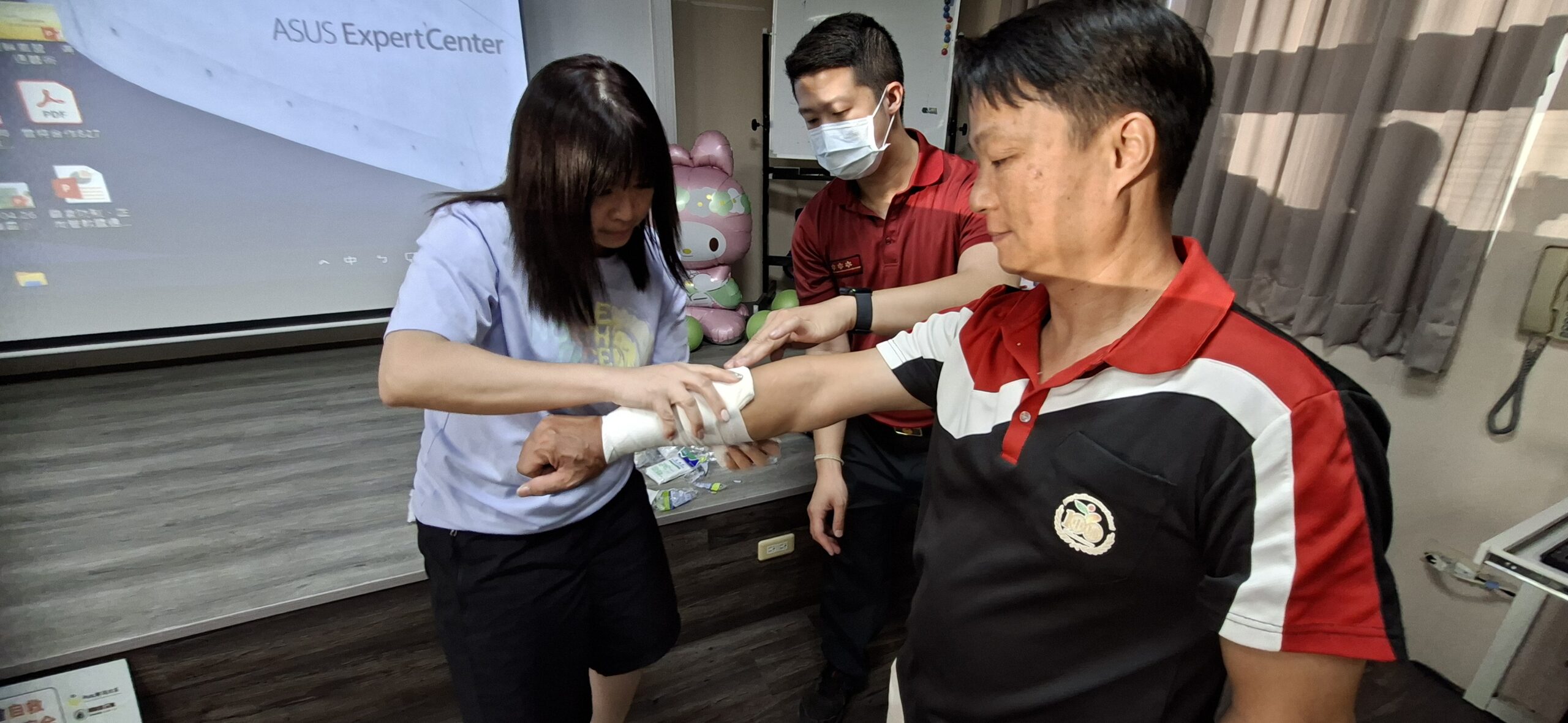 埔子消防分隊前進校園教CPR 強化中埔國小教職員緊急應變力 20250828 110329 0 scaled