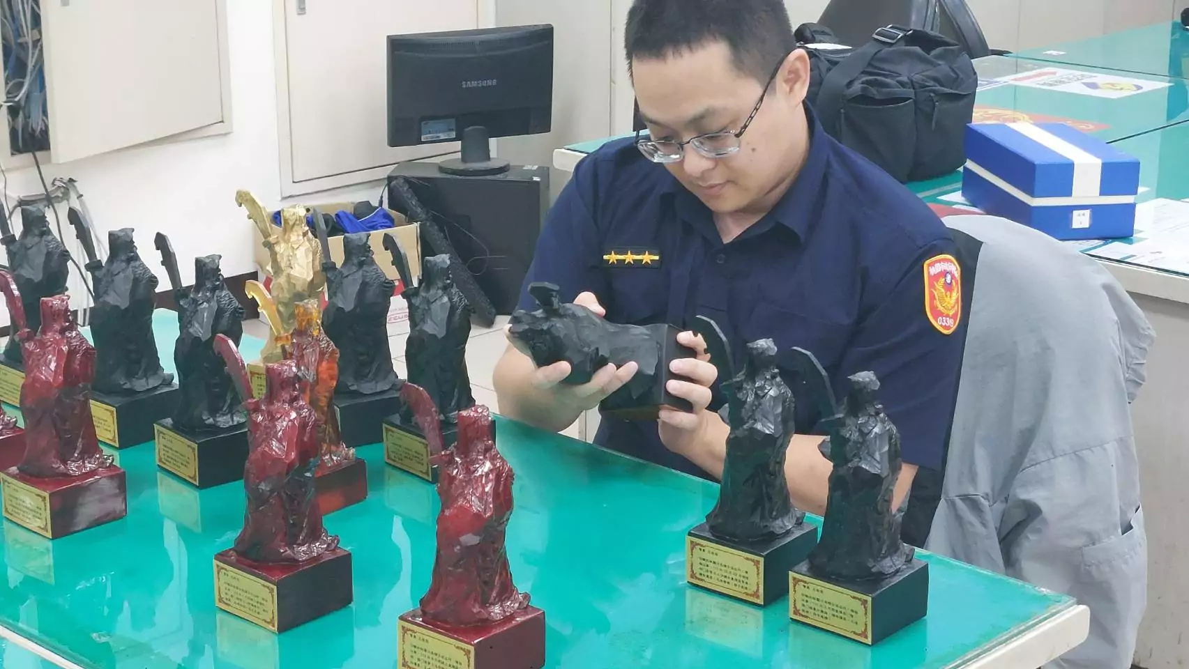 桃警王孝慈屢建奇功 獲頒分局首座琉璃關公獎 2249490