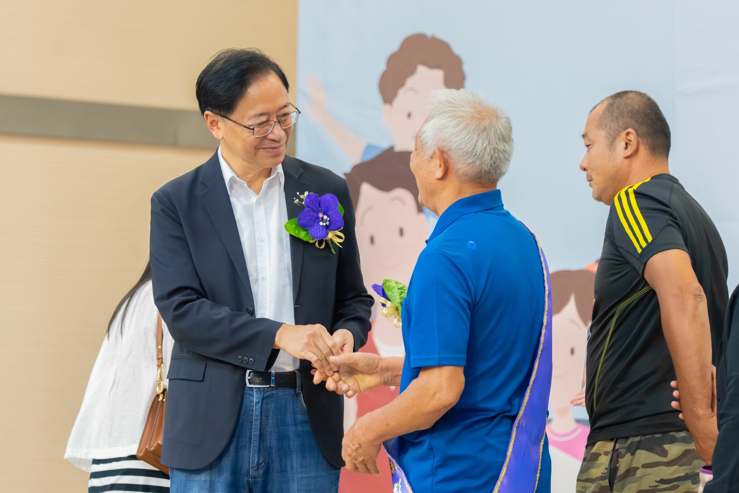 桃園52位模範父親出爐 張善政表揚奉獻精神樹立榜樣 24 scaled