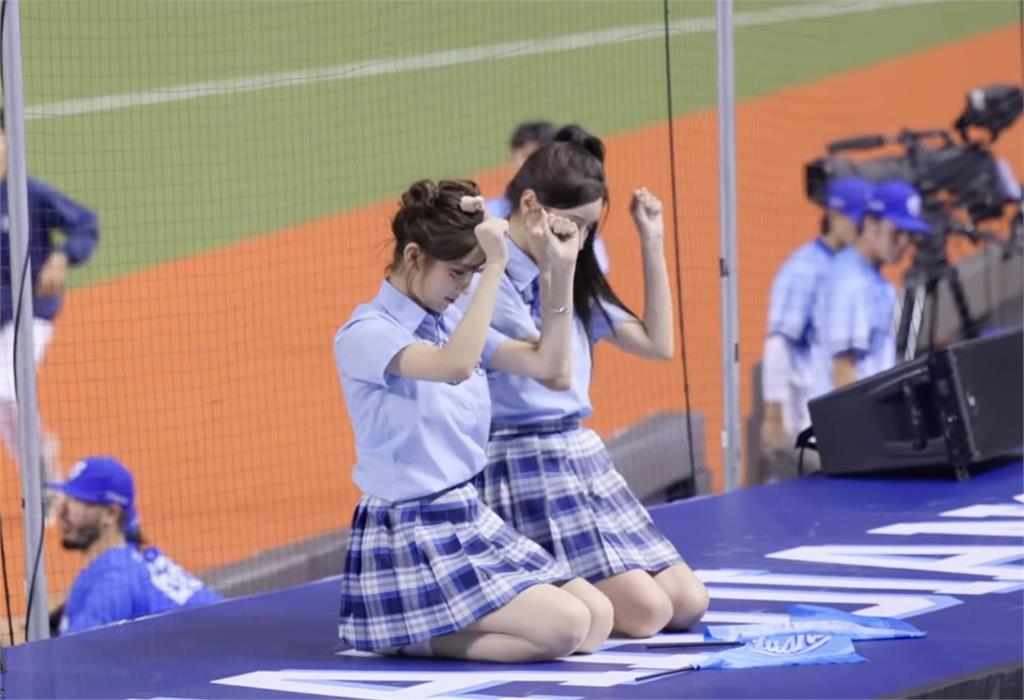 觸犯球場大禁忌 李珠珢、南珉貞下跪道歉