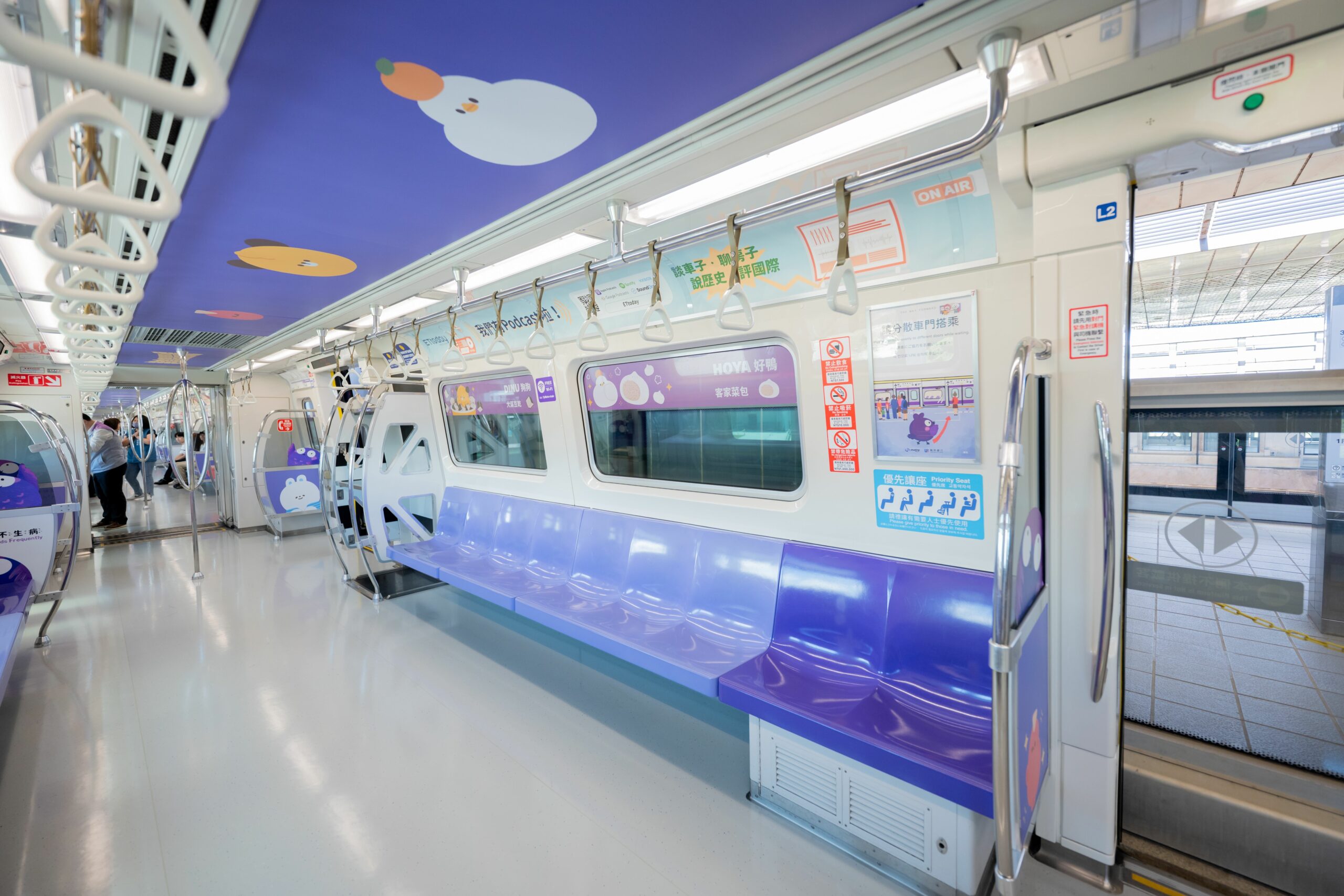 桃園捷運全新彩繪列車「美食腸腸號」啟航 張善政與青年對談城市願景 2a0b00e8 e5a0 4194 bfaa f2e2389c9e5a scaled