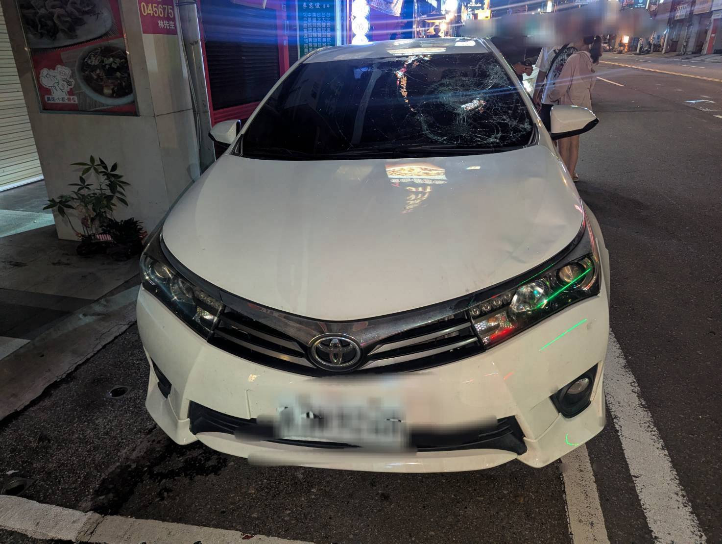 【有片】八德死亡車禍!7旬翁深夜穿越馬路遭撞送醫不治 402780 0