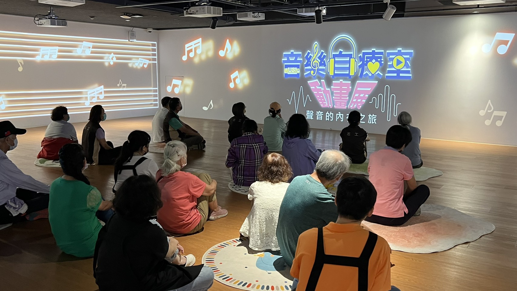 桃市圖龍潭分館雙展同步登場 音樂、客家藍衫共同陶冶民眾身心 4151 2