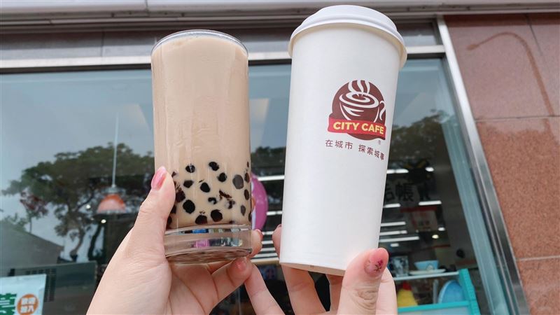 超商周末優惠曝 珍珠焙火烏龍奶茶買2送2