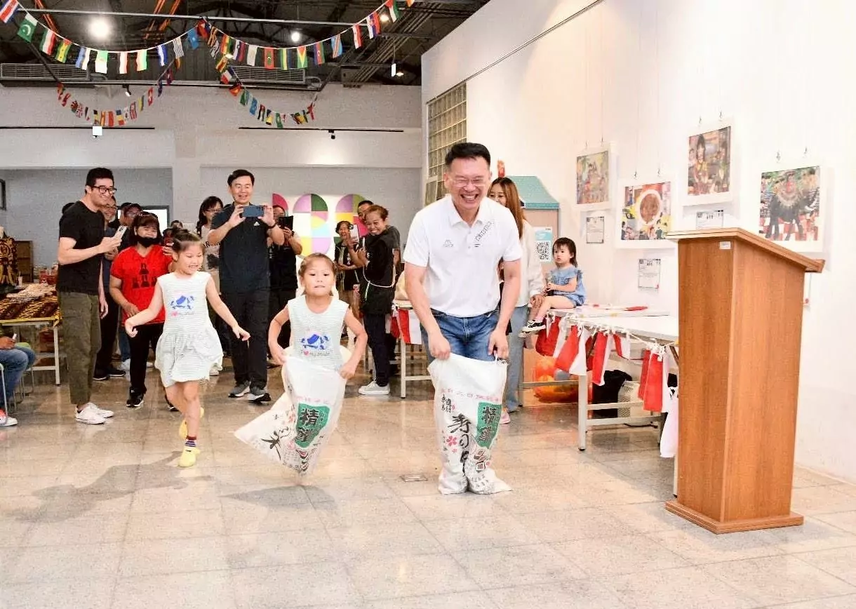 桃園舉辦印尼國慶日慶祝活動 蘇俊賓與新二代體驗童玩 桃園舉辦印尼國慶日慶祝活動 蘇俊賓與新二代體驗童玩