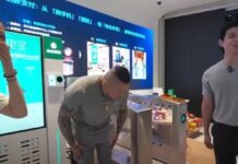 陳之漢赴中開啟誇誇模式 學者:論跪舔,黃安哪裡比得上館長?