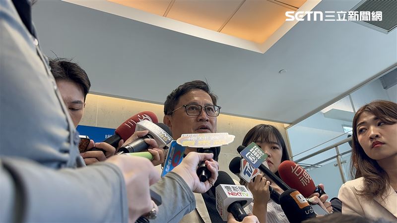 藍營模仿《南方四賤客》宣傳核三延役 童子賢:反方可用《鬼滅之刃》作梗