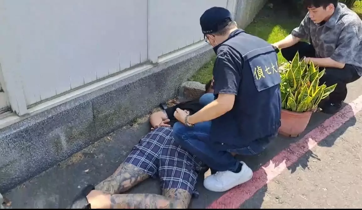 冒充中國公安狠騙3千萬人民幣 跨境詐團成員、金主15人遭起訴 冒充中國公安狠騙3千萬人民幣 跨境詐團成員、金主15人遭起訴