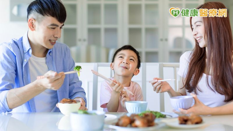 暑假過半!近2成北市學童過重 專家教「4原則」守住健康體位