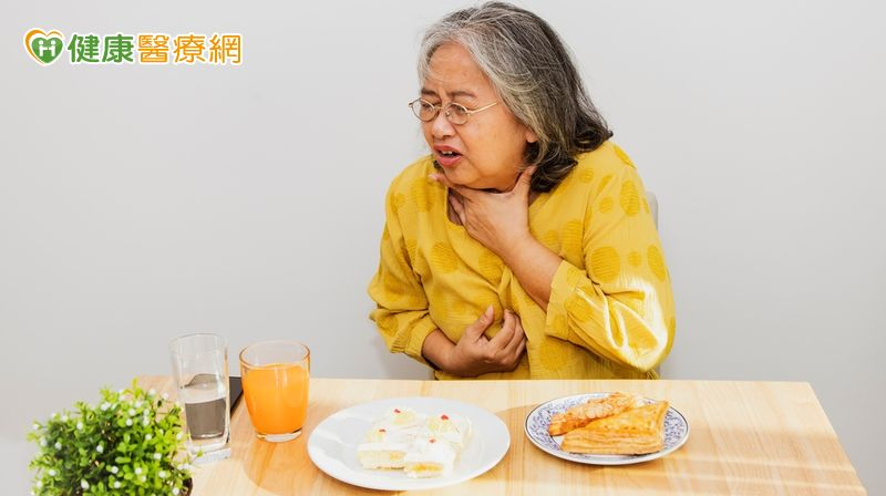 失智患者進食困難 醫病共享決策助抉擇最佳利益