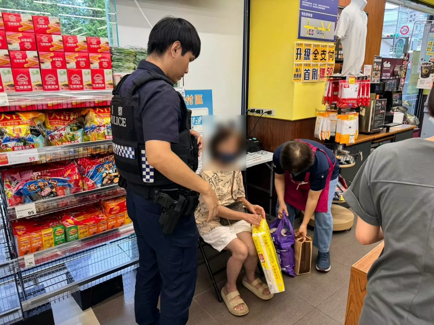 八旬婦購物結帳突失憶 平鎮警靠這招查出她身分 八旬婦購物結帳突失憶 平鎮警靠這招查出她身分