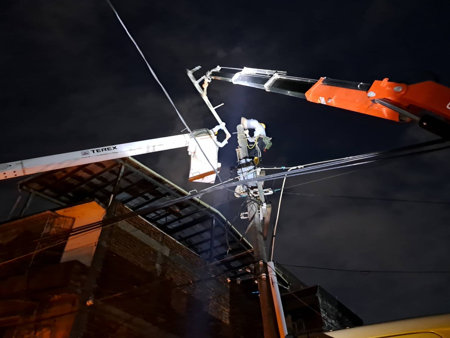 楊柳颱風釀桃園逾6萬戶停電 台電深夜完成復電 66955