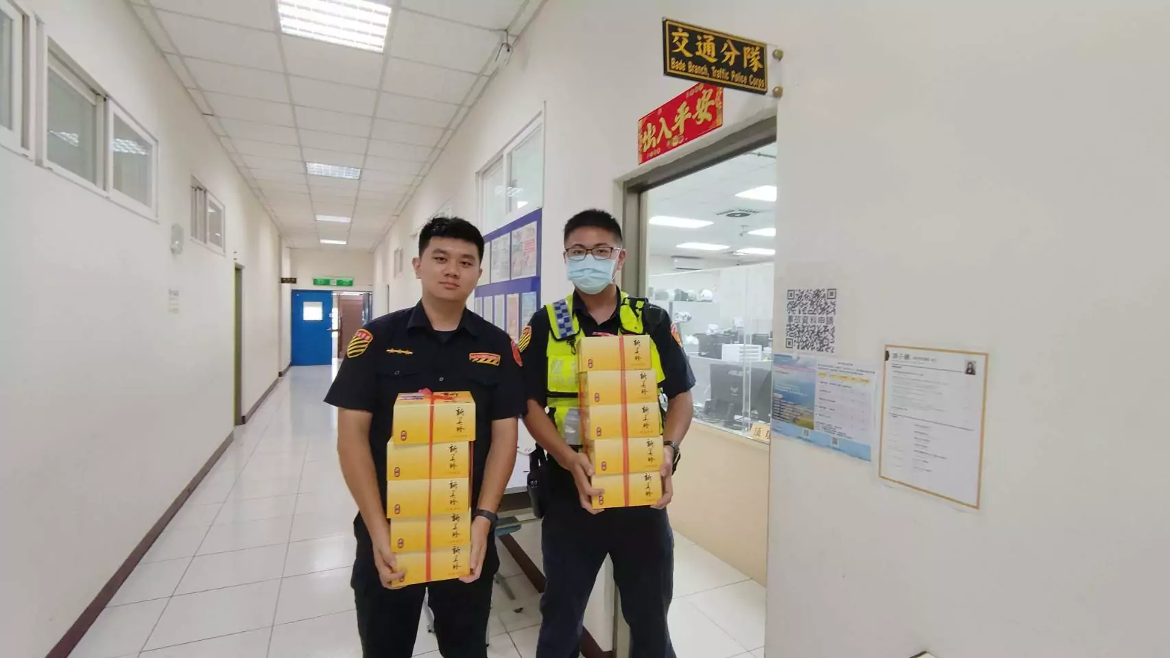 堅守崗位也當好爸爸 八德警分局溫馨慶祝父親節 838917 0