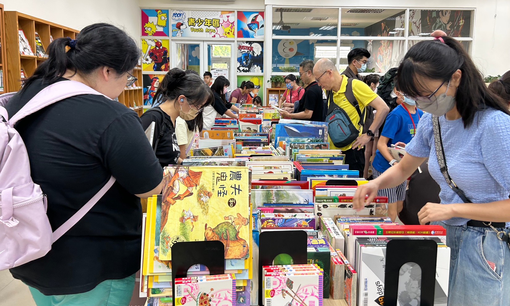 桃市圖「好書交換」人數創新高 逾2萬舊書換新主人 S 114958403 0