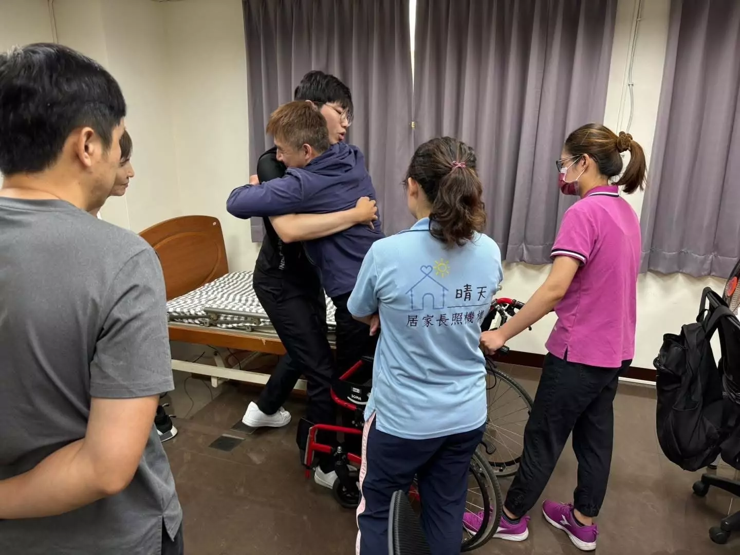 腦中風父親靠長照復能 桃市衛生局推居家服務減輕照顧壓力 S 147513430