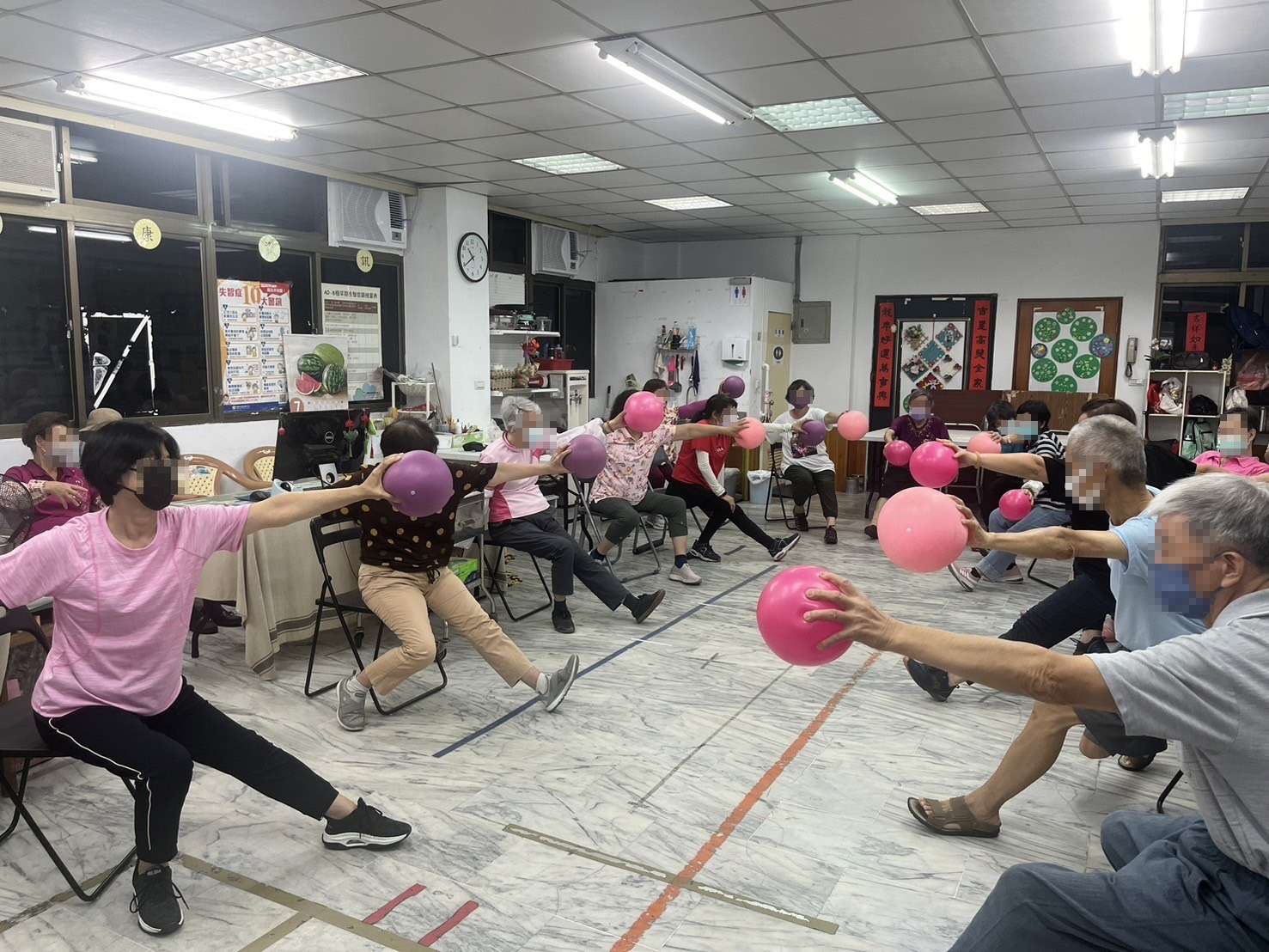 桃園失智症人口逾2.8萬 市府辦理多元關懷助照護家庭 S 148987922