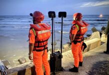 桃園5人竹圍漁港戲水傳意外!2少年遭浪捲走失聯 消防、海巡全面搜救中