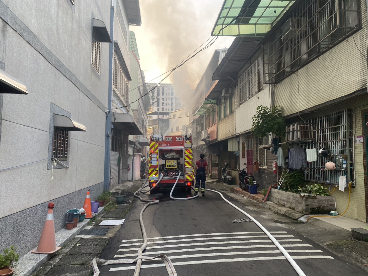 中壢龍安街清晨大火奪5命 最小孩童僅9歲 S 30720030